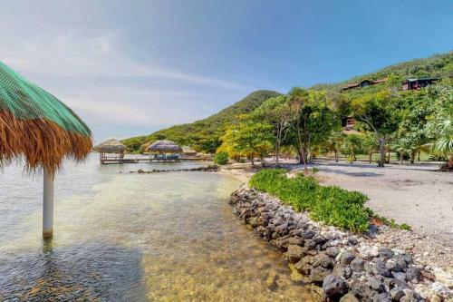 Villa Con Vista - Calabash Bight