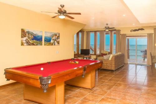 Turtle Casa Beach And Gaming Suites Home