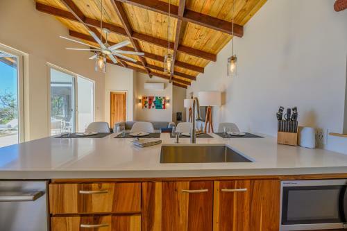 Villa Topaz Above West Bay With 180 Degree Views!