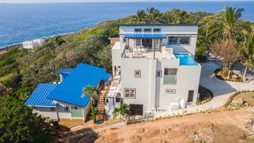 Villa Topaz Above West Bay With 180 Degree Views!