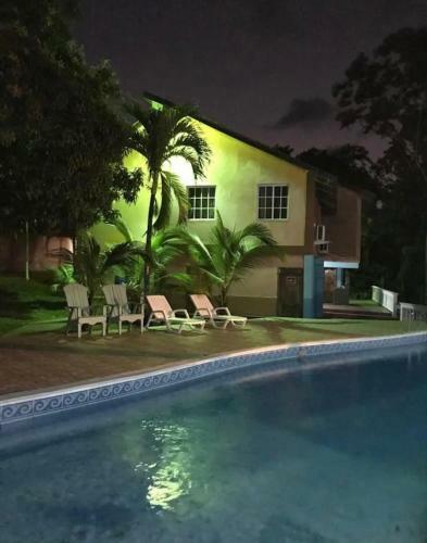 Gorgeous 6 Br House Bbq Pool And Relax- Walk 2 Beach