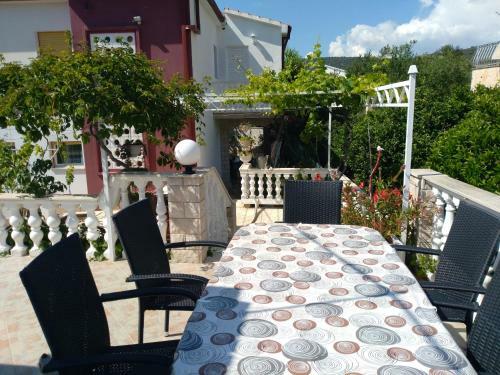 New And Completely Renovated Apartment (5+3)