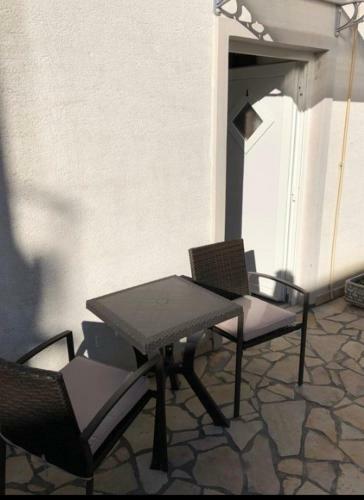 4 Apartments - Parking, Airco - 150 M To Beach