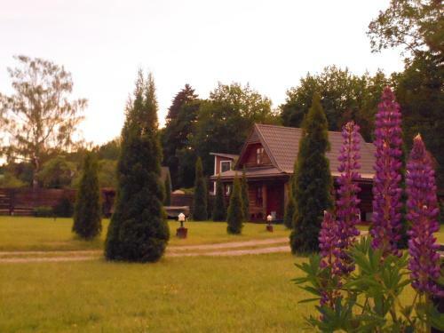 Forest Edge Lodge And House