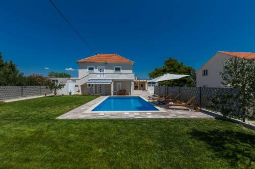 Villa Kristina Holiday Home With Private Swimmingpool