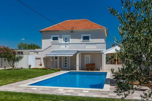 Villa Kristina Holiday Home With Private Swimmingpool