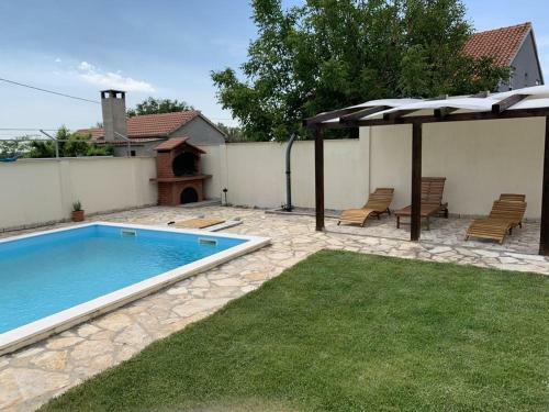Attractive Holiday Home In Zadar With Private Swimming Pool