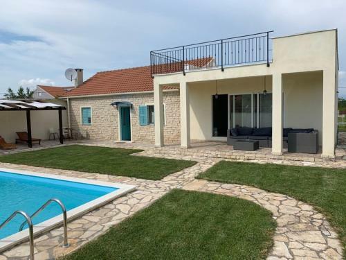 Attractive Holiday Home In Zadar With Private Swimming Pool