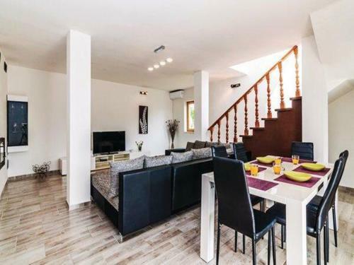 Attractive Holiday Home In Zadar With Private Swimming Pool