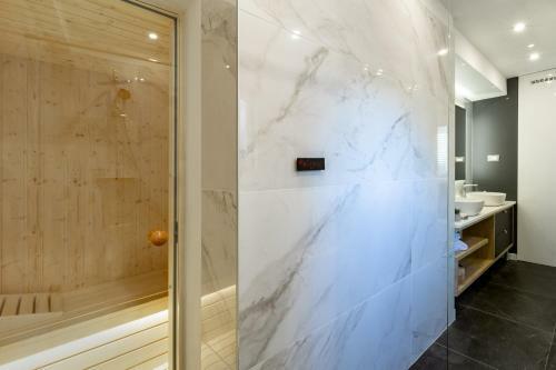 Marcius Luxury Apartment With Jacuzzi & Sauna
