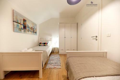 Extraordinary Villa Mari- Crowonder Group
