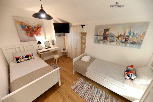 Extraordinary Villa Mari- Crowonder Group