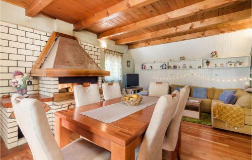 Nice Home In Begovo Razdolje With Wifi And 3 Bedrooms
