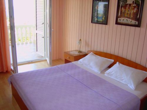 Apartment 3545-3 For 2 + 2 Pers. In Biograd Na Moru