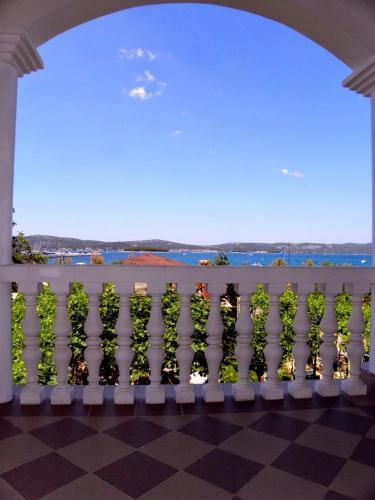 Apartment 3545-3 For 2 + 2 Pers. In Biograd Na Moru