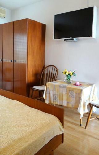 Apartments Iva