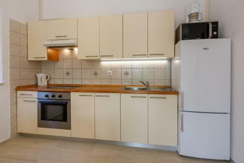 Abros Apartments