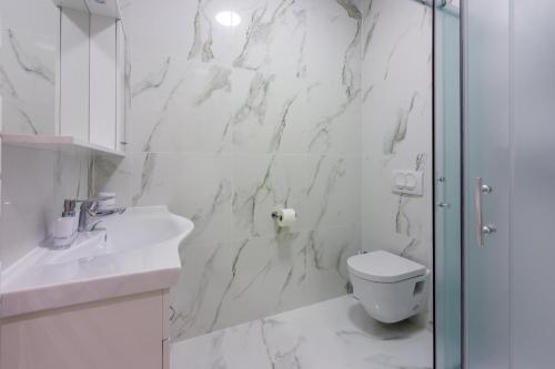 Abros Apartments