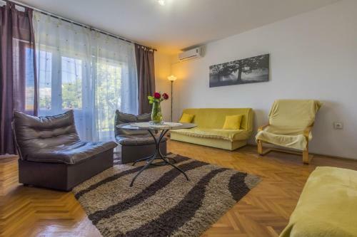 Apartamentos Avisnja