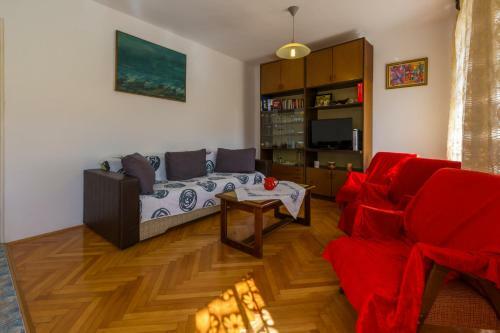 Anena Apartment