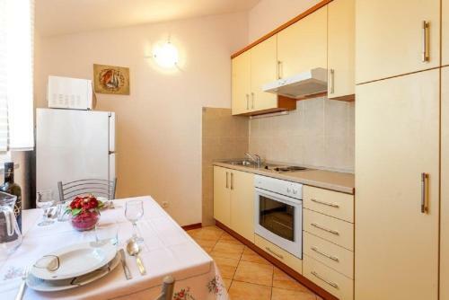 Hostal Apartments And Rooms Led-near Sea