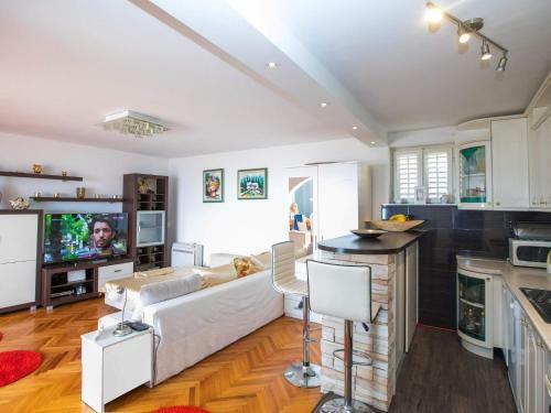 Stay Healthy Apartments