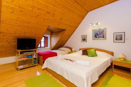 11 Stars Apartments