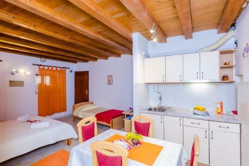 11 Stars Apartments