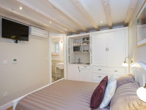 Studio Apartments Sonatina