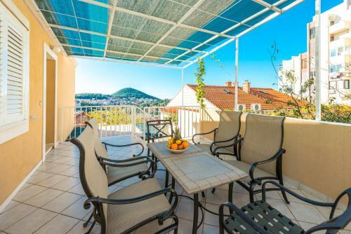 View Port Apartment