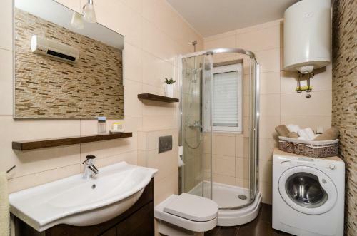Apartment 4U
