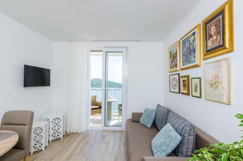 Apartments Lazarin