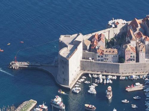 Spacious Apartment In Dubrovnik With Beach Nearby