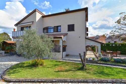 Apartments Valbandon 38