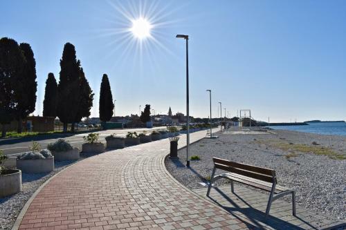 Hostal Sea View Apartments Near The Beach