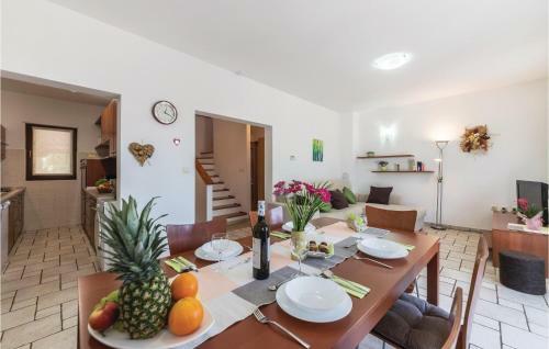 Three-bedroom Holiday Home In Fazana