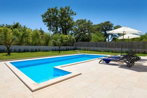 Villa Giovanna Fuskulin With Pool
