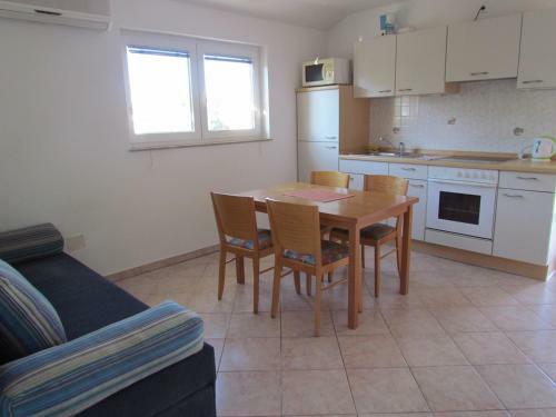 Hostal Holiday House Damir