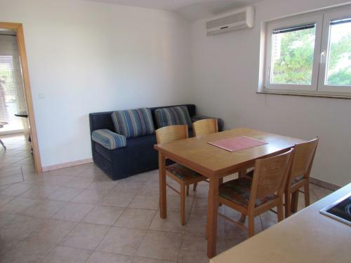 Hostal Holiday House Damir