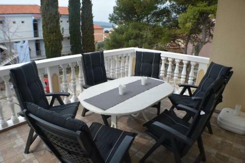 Holiday Apartment In House Damir