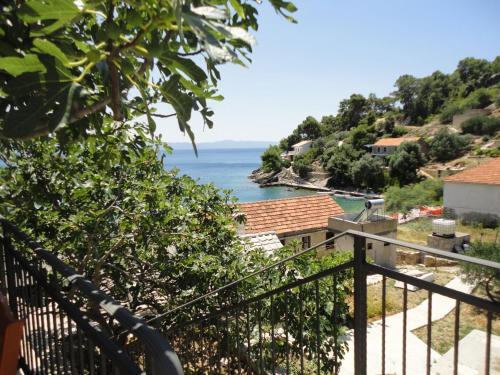 Studio Apartment With Terrace And Sea View,30m Distant From The Beach!