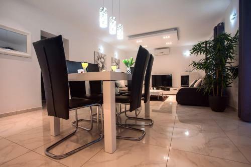 Villa Golden Garden With 50sqm Private Pool