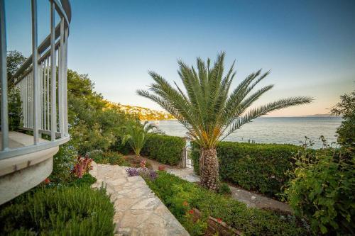 Apartments Villa Sea 1838