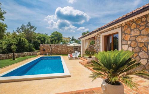 Three-bedroom Holiday Home In Gostinjac