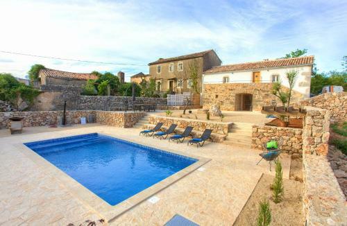 Villa May