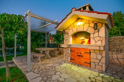 Prunus-luxurious Holiday Home With A Private Pool
