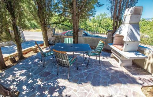Four-bedroom Holiday Home In Jadranovo
