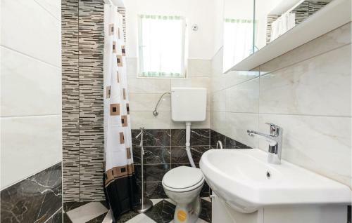 Four-bedroom Holiday Home In Jadranovo