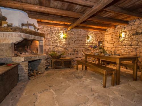 Luxurious Holiday Home In Heraki Croatia With Private Pool