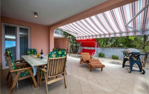 Awesome Home In Jadranovo W/ 5 Bedrooms